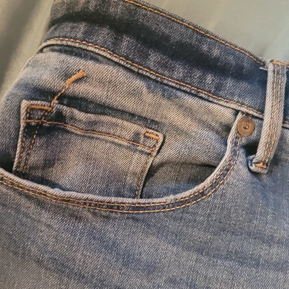 Mossimo High Rise Midi Shorts Medium Wash (Target Brand) - Picture 6 of 9